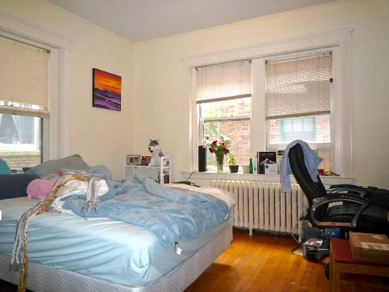 3 bed, 1 bath apartment for rent at 176 Winthrop Rd Unit 5, Aspinwall Hill — photo 3 of 10