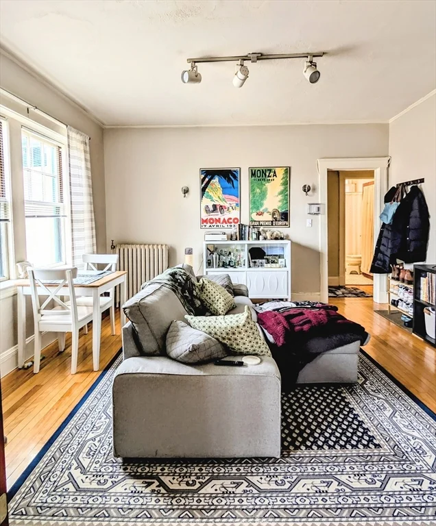 2 bed, 1 bath apartment for rent at 176 Winthrop Rd Unit 8, Washington Square