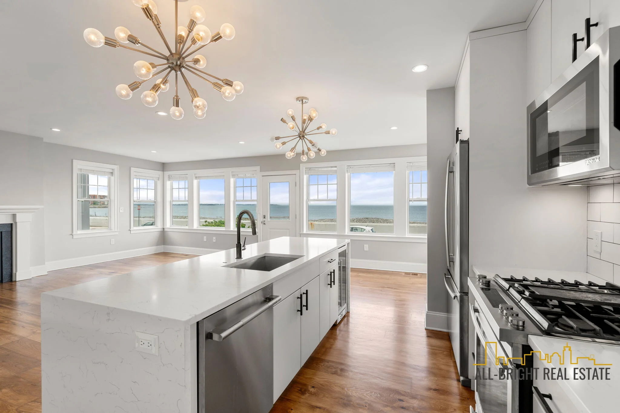 3 bed, 3 bath apartment for rent at 176 Winthrop Shore Dr Unit 1, Winthrop — photo 2 of 26