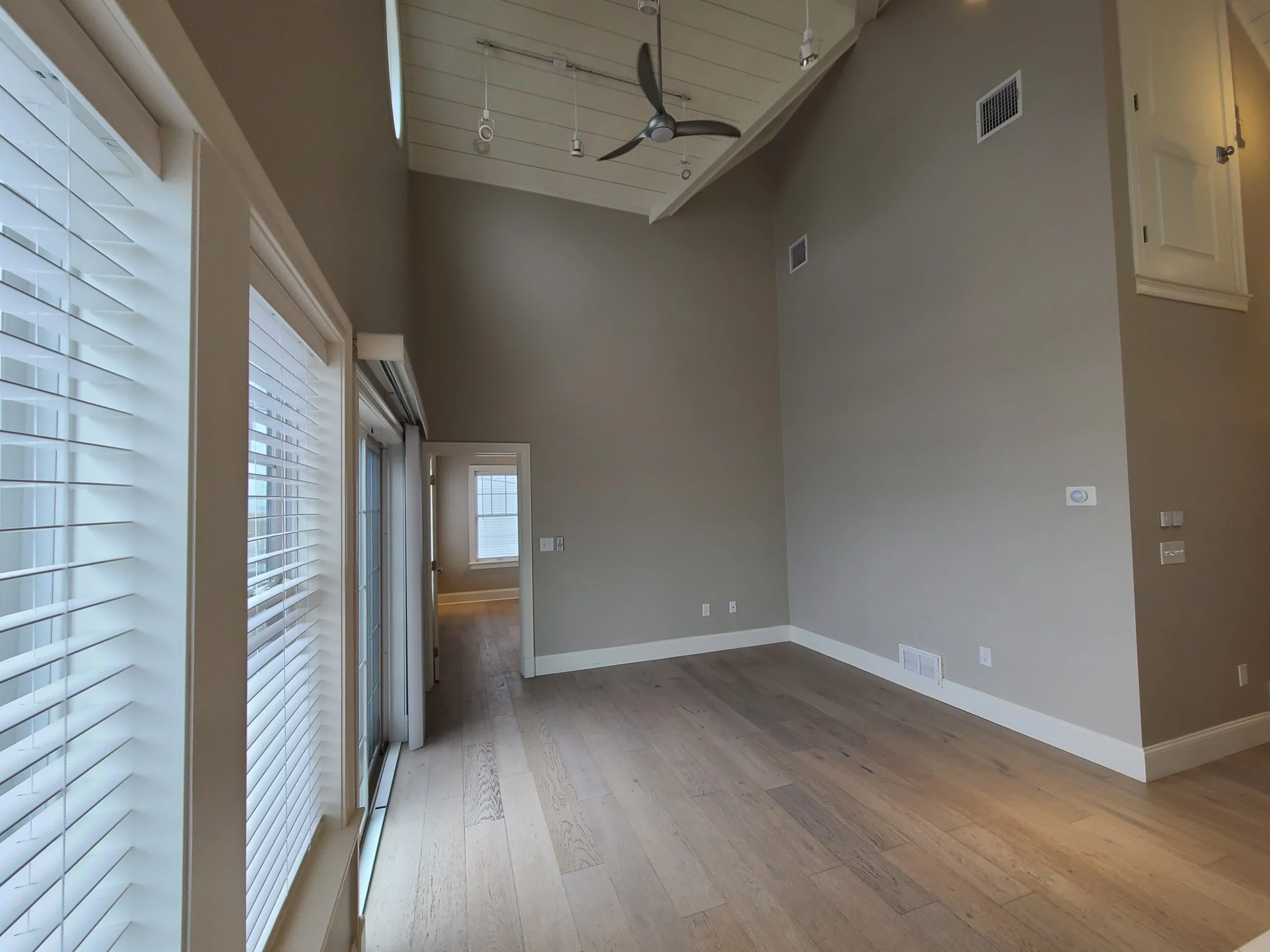 2 bed, 2 bath apartment for rent at 176 Winthrop Shore Dr Unit 2, Winthrop — photo 9 of 22