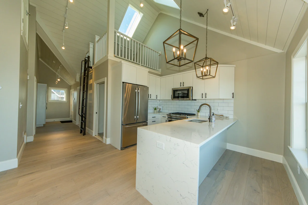 2 bed, 2 bath apartment for rent at 176 Winthrop Shore Dr Unit 2, Winthrop — photo 3 of 22