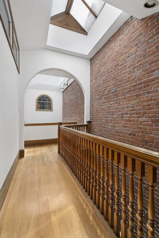 5 bed, 3 bath apartment for rent at 1760 Beacon St Unit 1, Brookline — photo 10 of 18