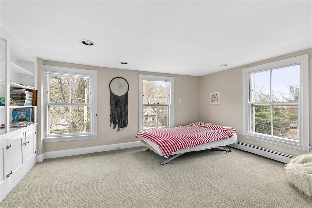 5 bed, 3 bath apartment for rent at 1760 Beacon St Unit 1, Brookline — photo 14 of 18