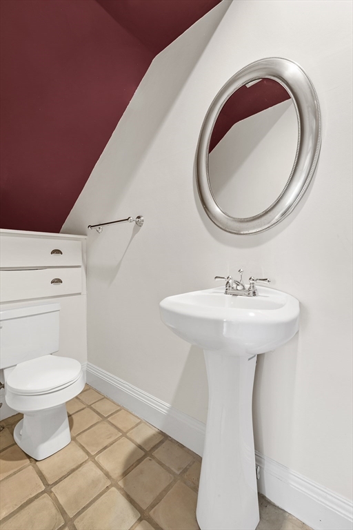 5 bed, 3 bath apartment for rent at 1760 Beacon St Unit 1, Brookline — photo 5 of 18