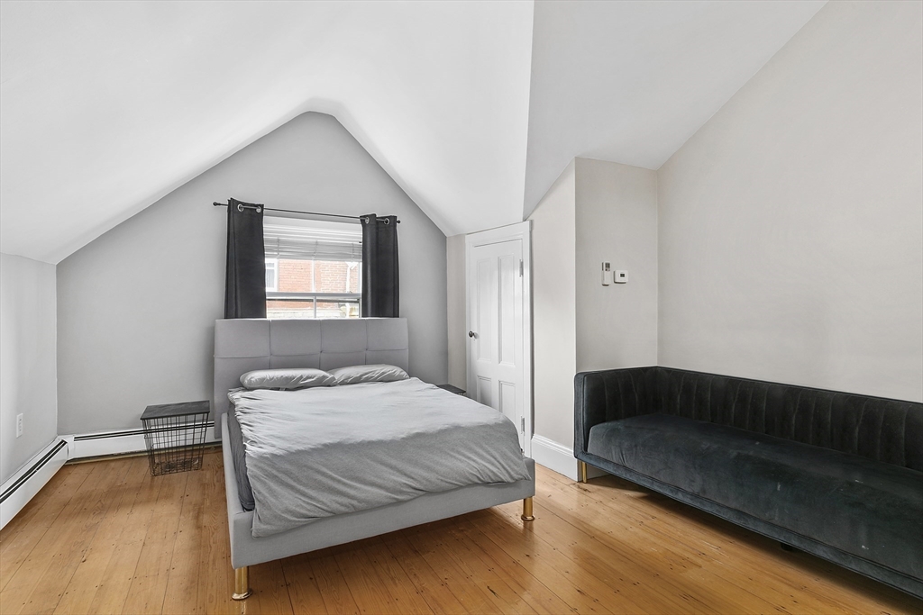 5 bed, 3 bath apartment for rent at 1760 Beacon St Unit 1, Brookline — photo 12 of 18