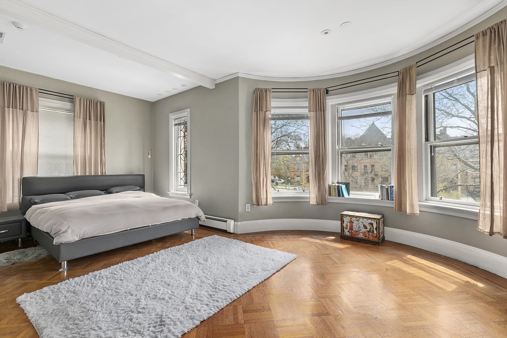 5 bed, 3 bath apartment for rent at 1760 Beacon St Unit 1, Brookline — photo 8 of 18