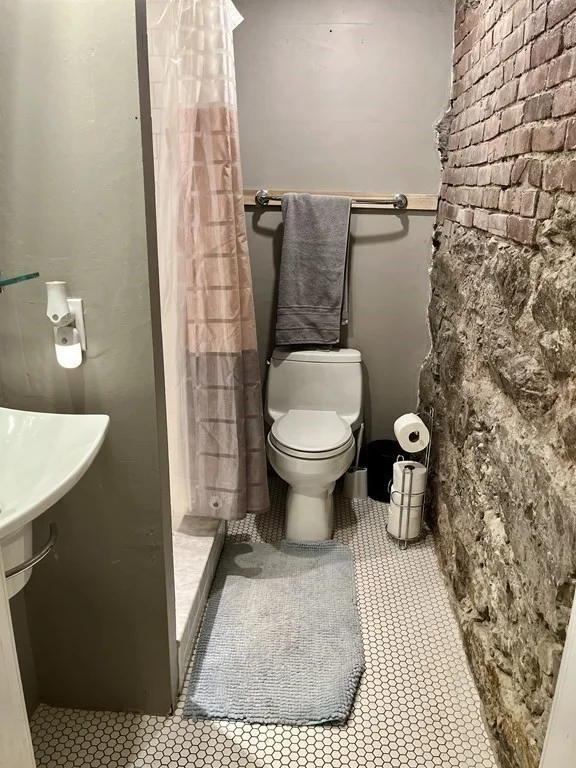 2 bed, 2 bath apartment for rent at 1760 Beacon St Unit 3, Beaconsfield — photo 12 of 16
