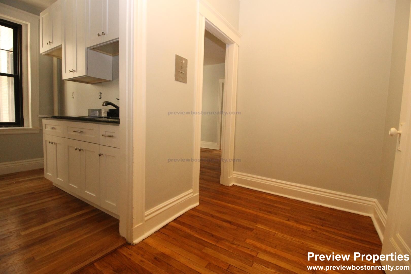 1 bed, 1 bath apartment for rent at 1762 Commonwealth Ave Unit 4, Brighton — photo 4 of 12