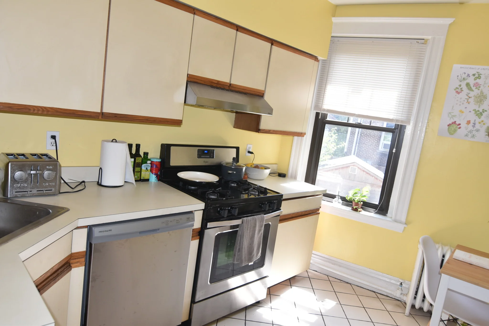 1 bed, 1 bath apartment for rent at 1762 Commonwealth Ave Unit 6, Brighton — photo 4 of 10