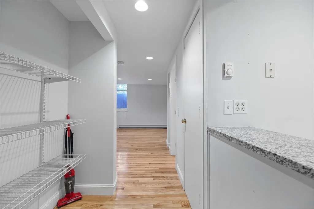 1 bed, 1 bath apartment for rent at 1763 Beacon St Unit A, Beaconsfield — photo 13 of 20