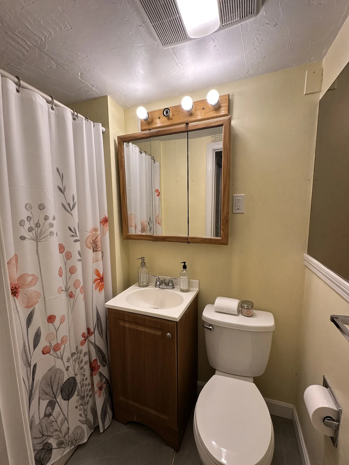 3 bed, 2 bath apartment for rent at 1765 Commonwealth Ave Unit 1, Brighton — photo 17 of 18