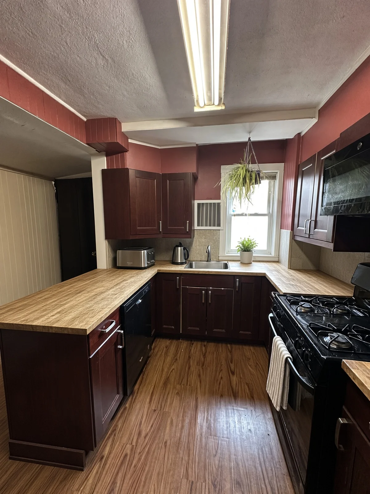 3 bed, 2 bath apartment for rent at 1765 Commonwealth Ave Unit 1, Brighton — photo 2 of 18