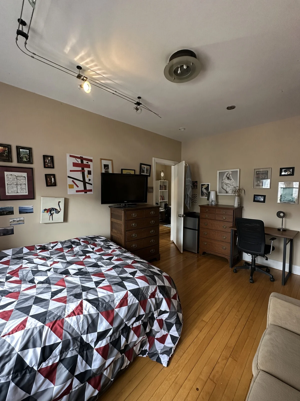 3 bed, 2 bath apartment for rent at 1765 Commonwealth Ave Unit 1, Brighton — photo 12 of 18