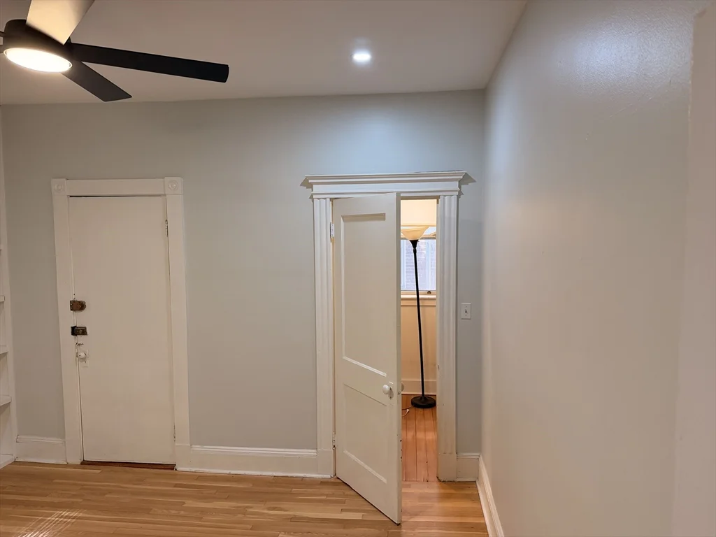 1 bed, 1 bath apartment for rent at 1768 Beacon Unit 4, Beaconsfield — photo 7 of 19