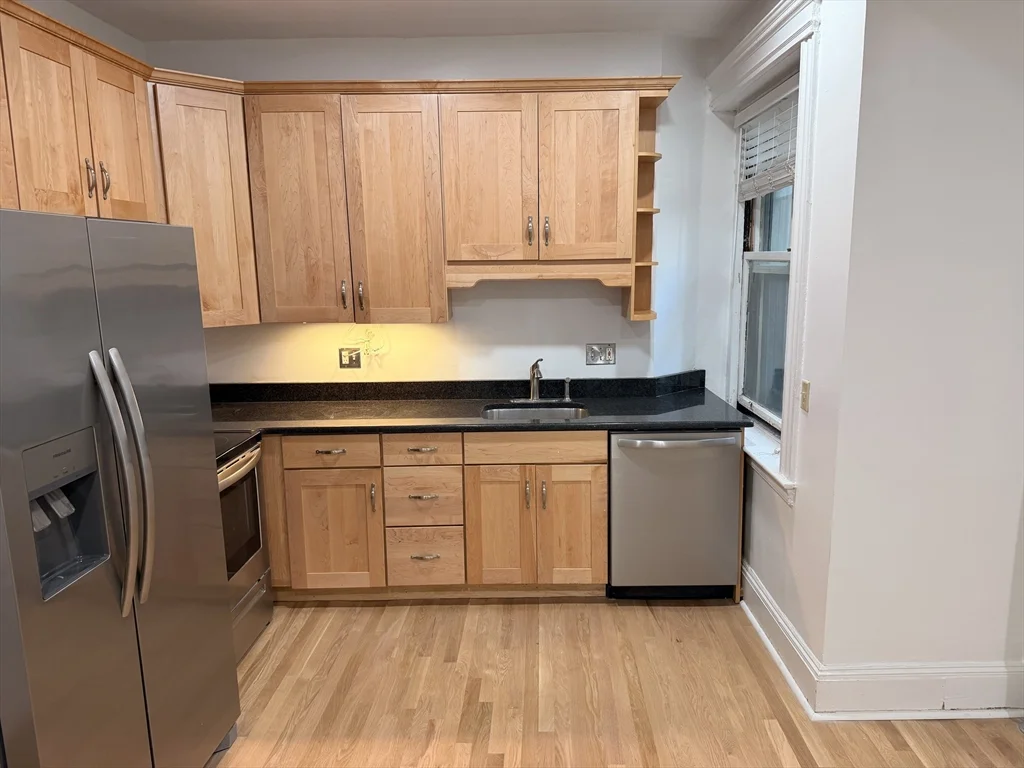 1 bed, 1 bath apartment for rent at 1768 Beacon Unit 4, Beaconsfield — photo 14 of 19