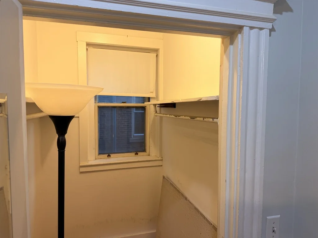 1 bed, 1 bath apartment for rent at 1768 Beacon Unit 4, Beaconsfield — photo 16 of 19