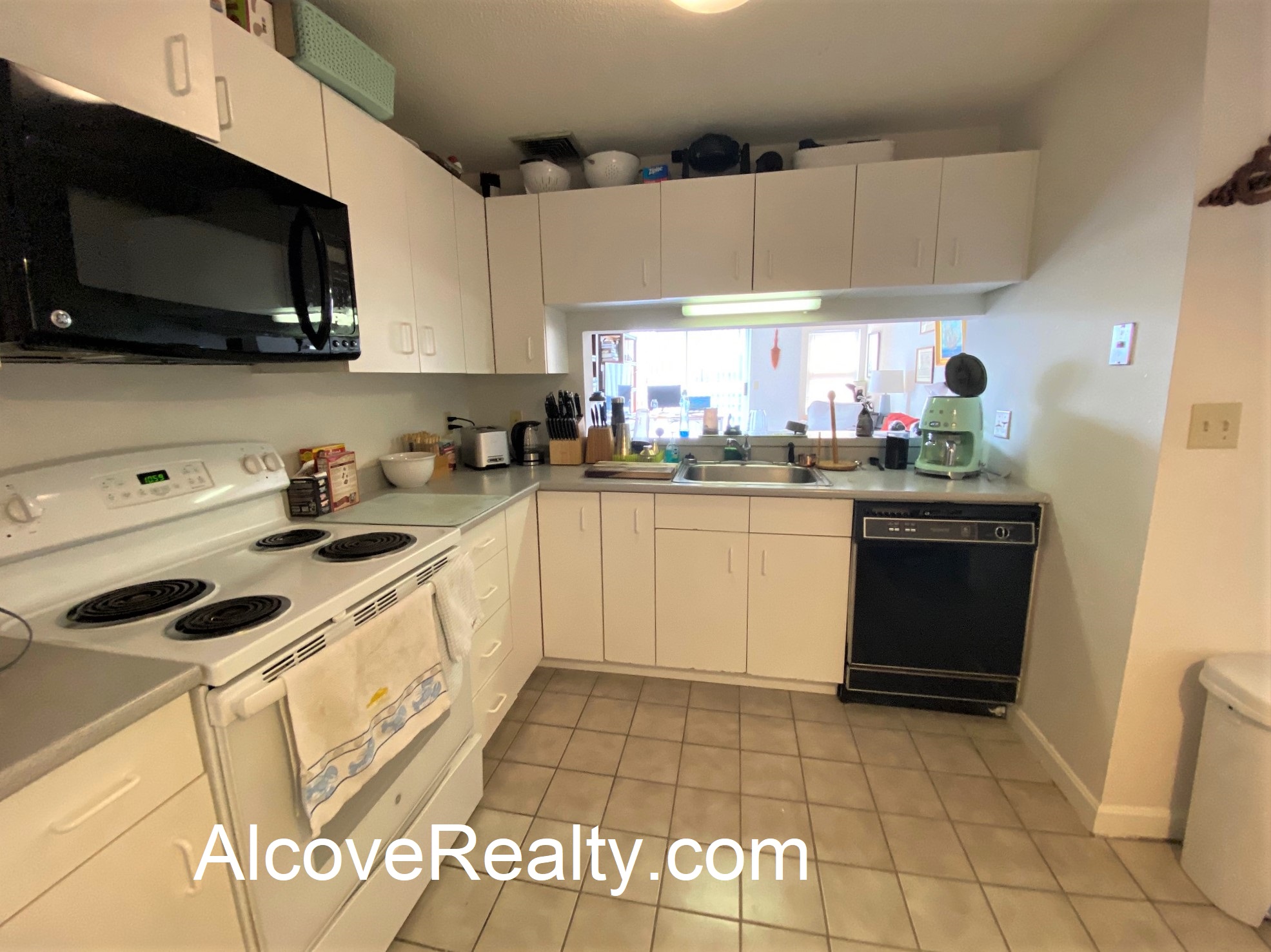 2 bed, 2 bath apartment for rent at 177 Beacon St Unit 4, Baldwin — photo 4 of 13