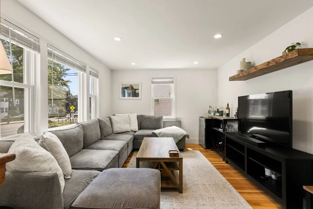 3 bed, 1 bath apartment for rent at 177 Faneuil St Unit 1, Brighton — photo 3 of 18