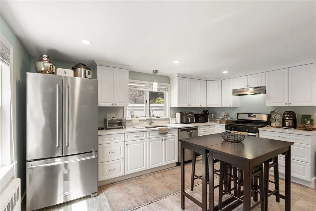 3 bed, 1 bath apartment for rent at 177 Faneuil St Unit 1, Brighton — photo 8 of 18
