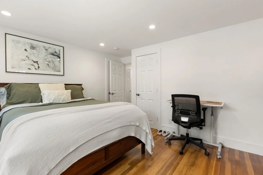 3 bed, 1 bath apartment for rent at 177 Faneuil St Unit 1, Brighton — photo 11 of 18