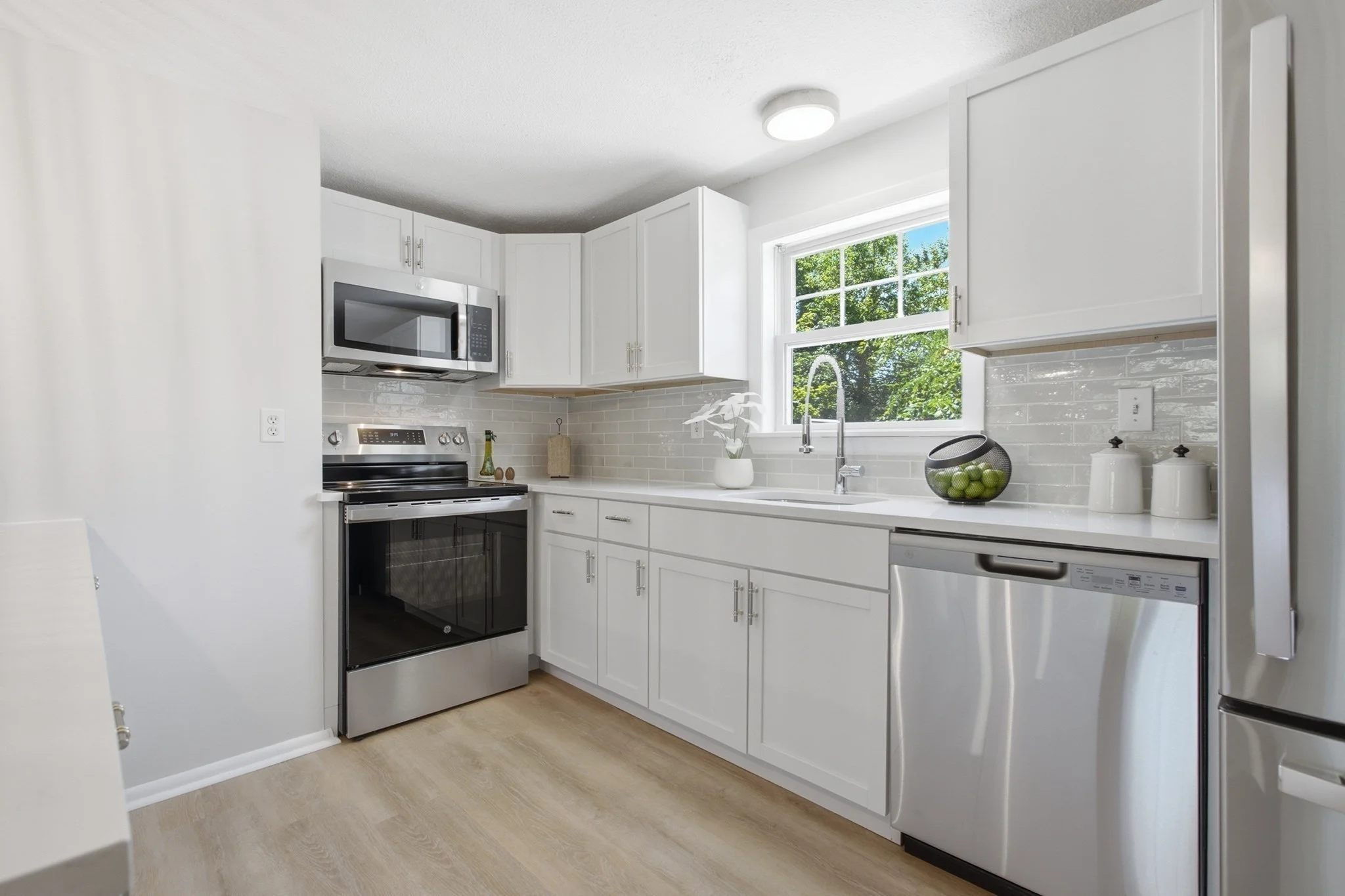 2 bed, 1 bath apartment for rent at 177 Franklin St Unit 3, Stoneham — photo 10 of 18