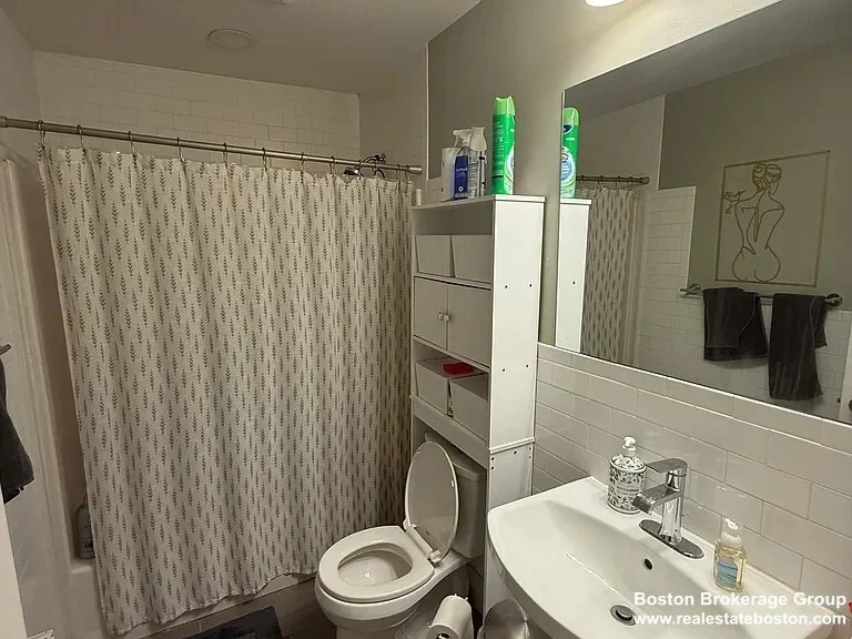 3 bed, 1 bath apartment for rent at 177 Heath Unit 1, Jamaica Plain — photo 6 of 6