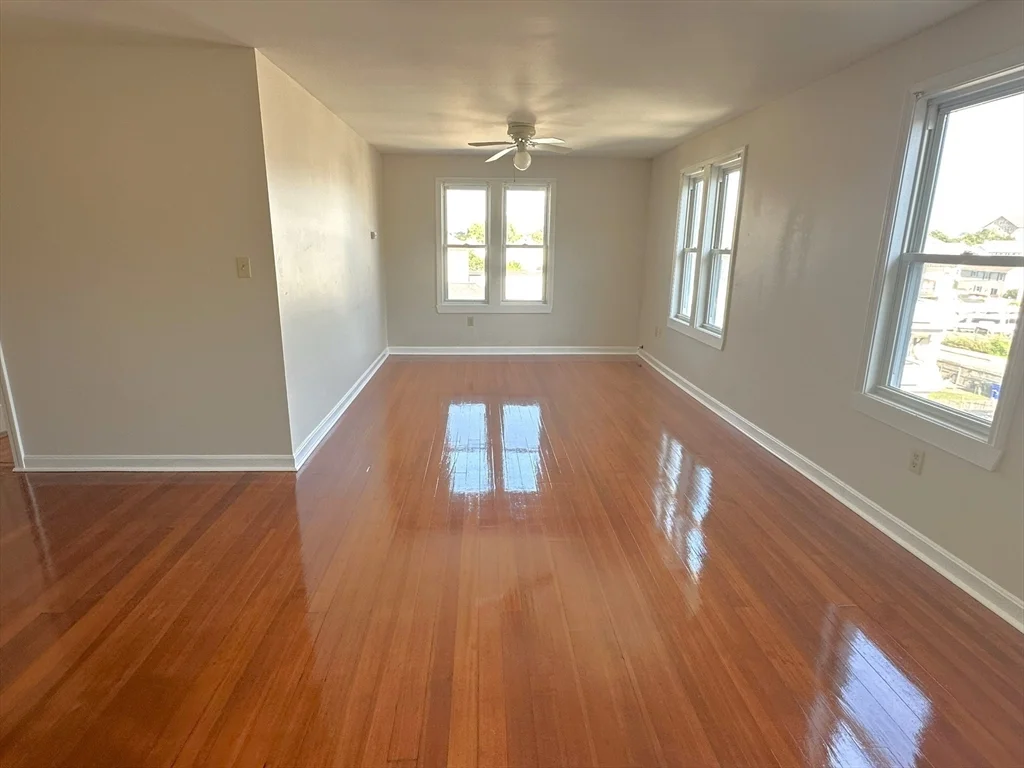 3 bed, 1 bath apartment for rent at 177 Nashua St Unit 5, Fall River — photo 3 of 17