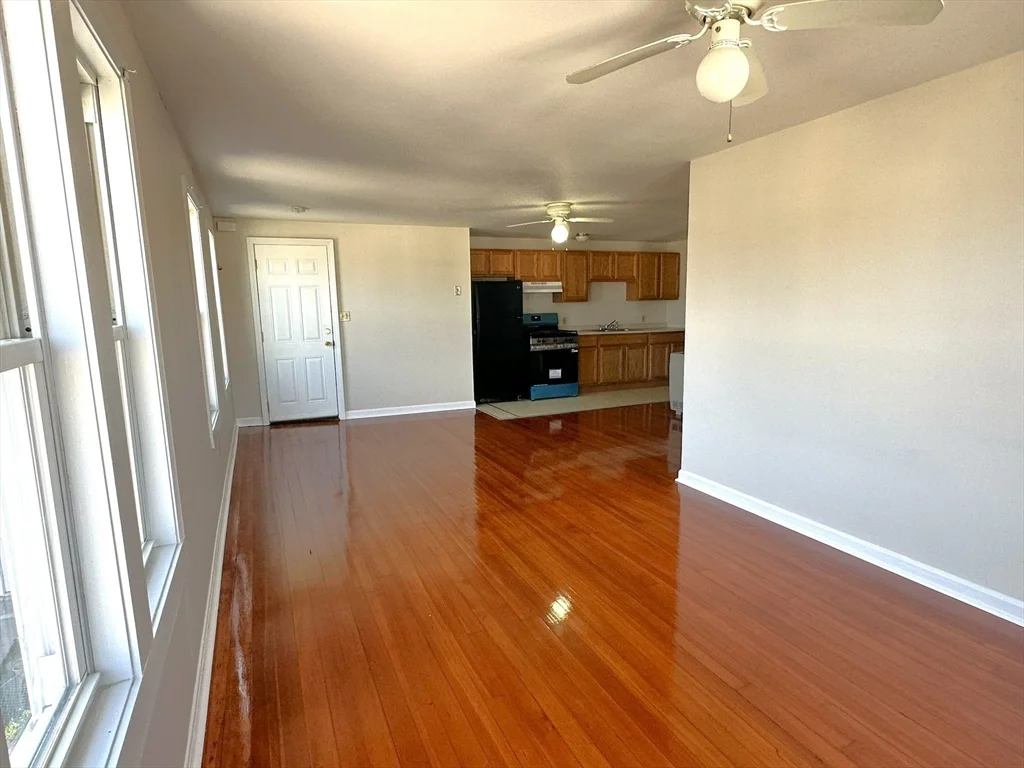 3 bed, 1 bath apartment for rent at 177 Nashua St Unit 5, Fall River — photo 4 of 17