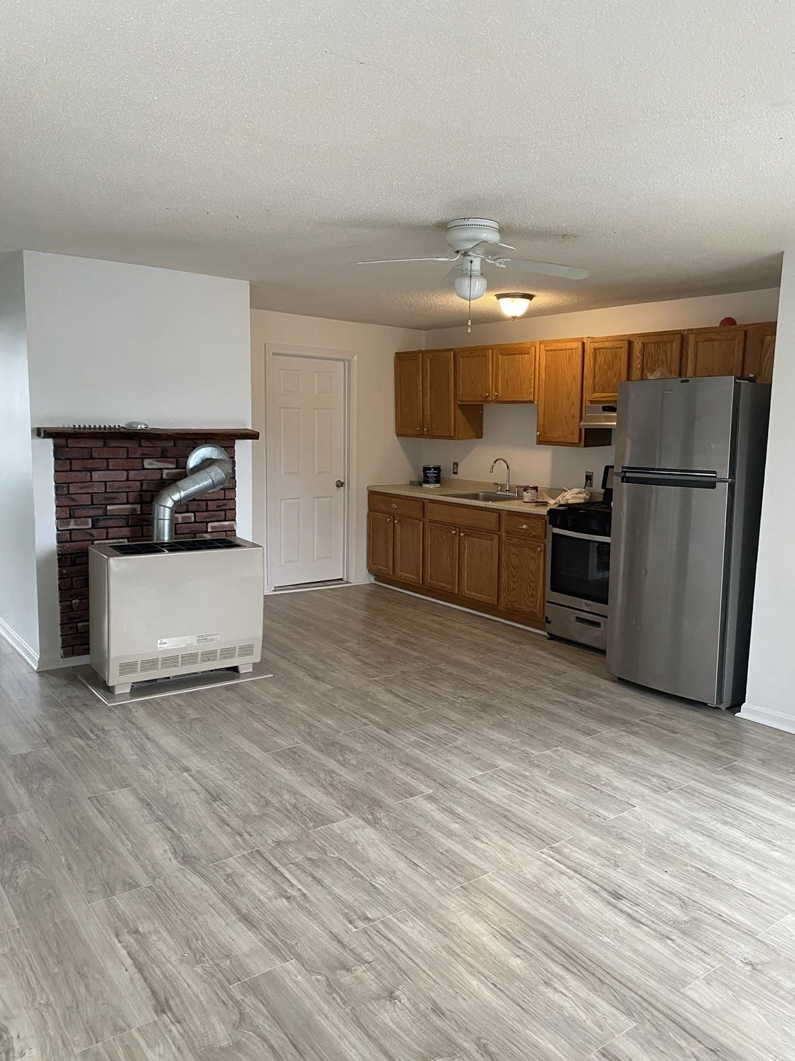 3 bed, 1 bath apartment for rent at 177 Nashua St Unit 6, Fall River — photo 1 of 7