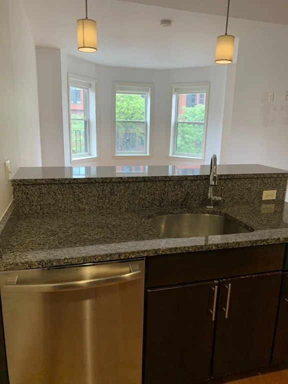 2 bed, 1.5 bath apartment for rent at 177 Newbury St Unit Ph1, Back Bay — photo 3 of 16