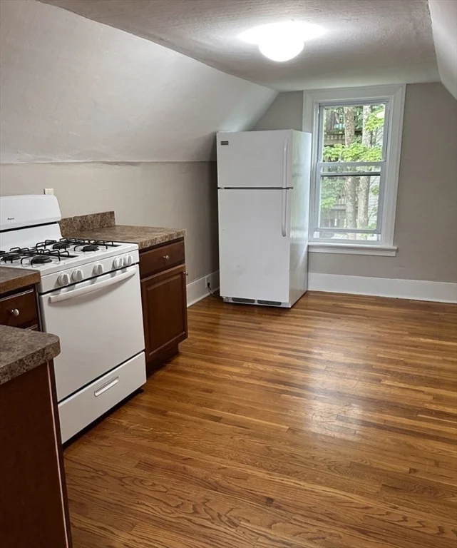 1 bed, 1 bath apartment for rent at 177 Pleasant St Unit 2, Whitman — photo 5 of 8