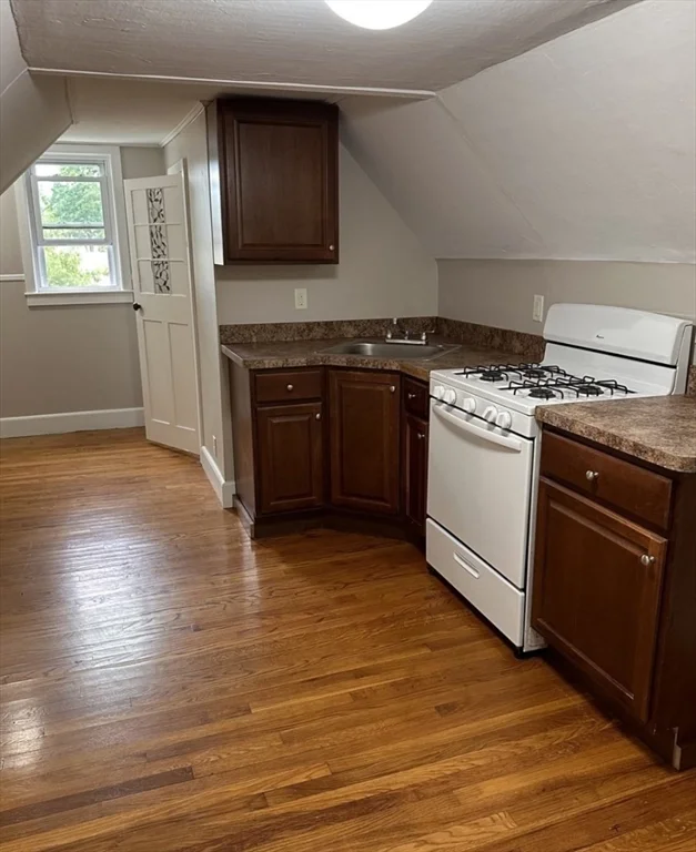 1 bed, 1 bath apartment for rent at 177 Pleasant St Unit 2, Whitman — photo 4 of 8
