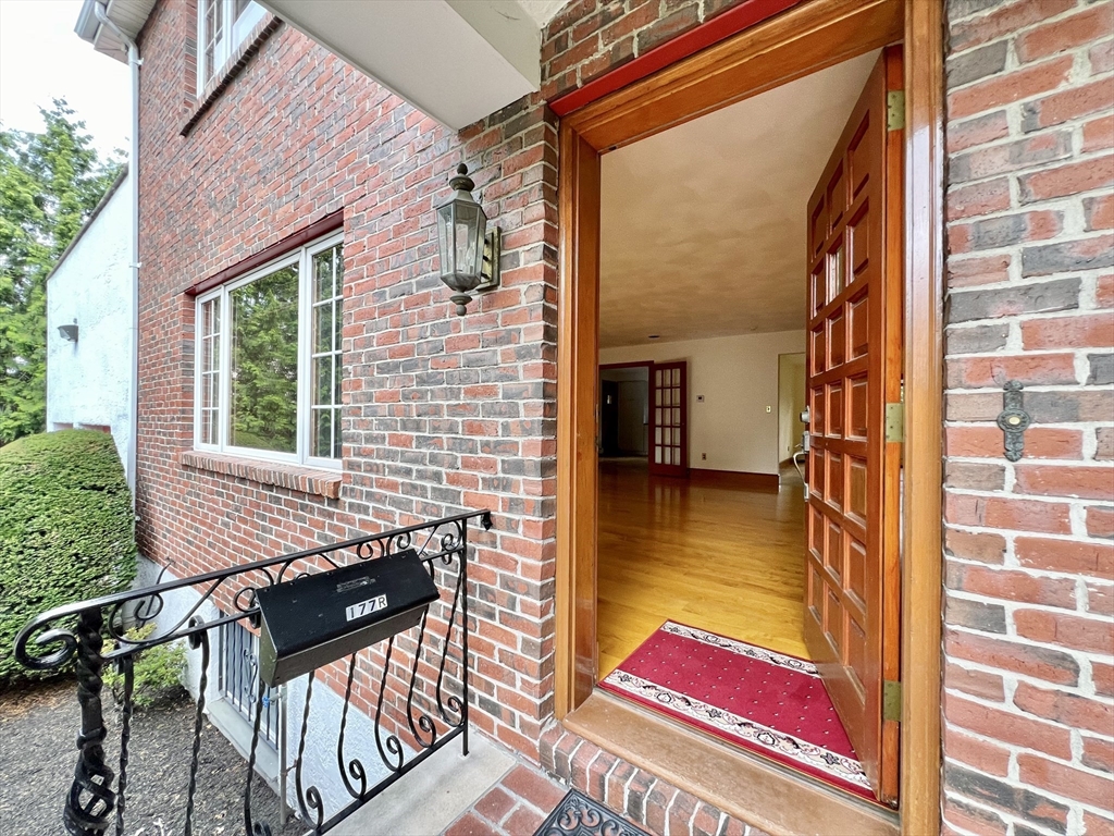 3 bed, 2 bath apartment for rent at 177R Faneuil St Unit N/A, Oak Square — photo 6 of 33
