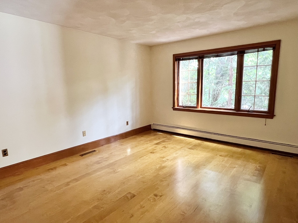 3 bed, 2 bath apartment for rent at 177R Faneuil St Unit N/A, Oak Square — photo 24 of 33