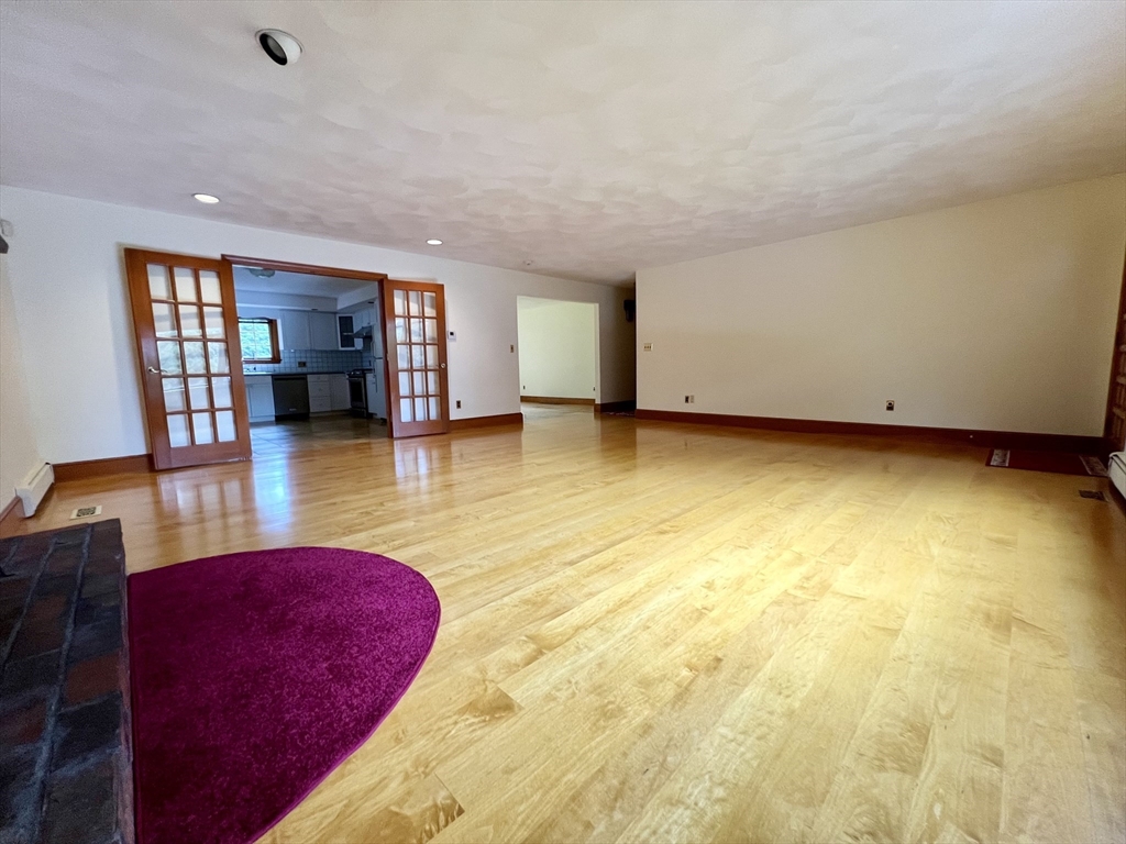 3 bed, 2 bath apartment for rent at 177R Faneuil St Unit N/A, Oak Square — photo 10 of 33