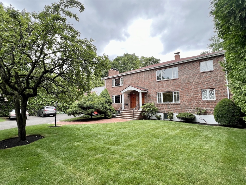 3 bed, 2 bath apartment for rent at 177R Faneuil St Unit N/A, Oak Square — photo 1 of 33