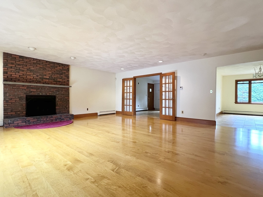 3 bed, 2 bath apartment for rent at 177R Faneuil St Unit N/A, Oak Square — photo 7 of 33