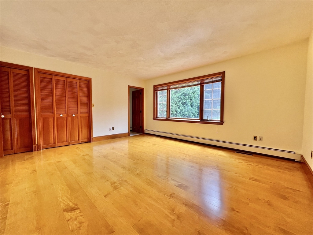 3 bed, 2 bath apartment for rent at 177R Faneuil St Unit N/A, Oak Square — photo 18 of 33