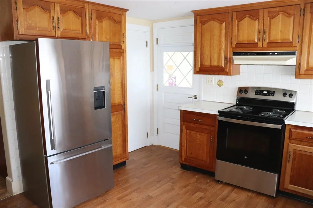 2 bed, 1 bath apartment for rent at 177 Wales St, Abington — photo 5 of 16