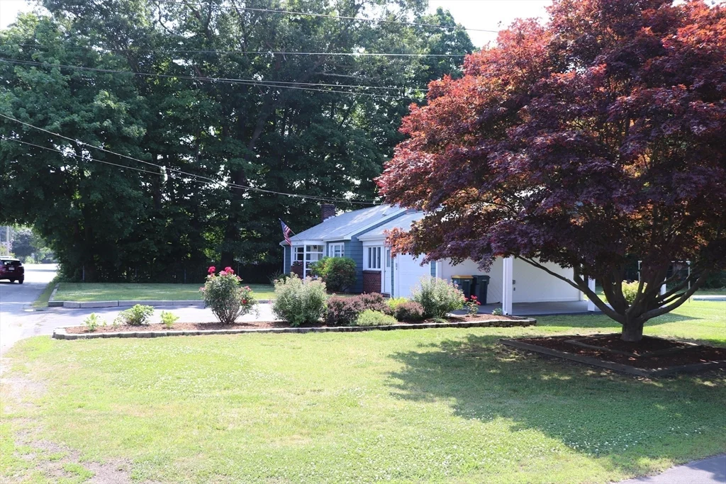 2 bed, 1 bath apartment for rent at 177 Wales St, Abington — photo 4 of 16