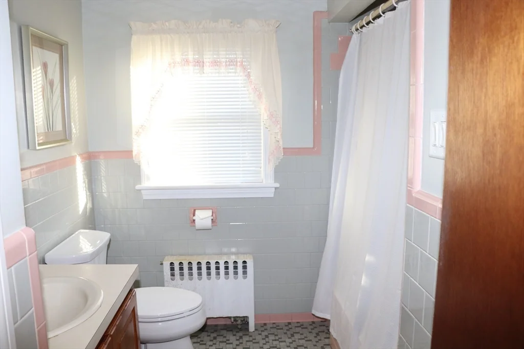 2 bed, 1 bath apartment for rent at 177 Wales St, Abington — photo 13 of 16