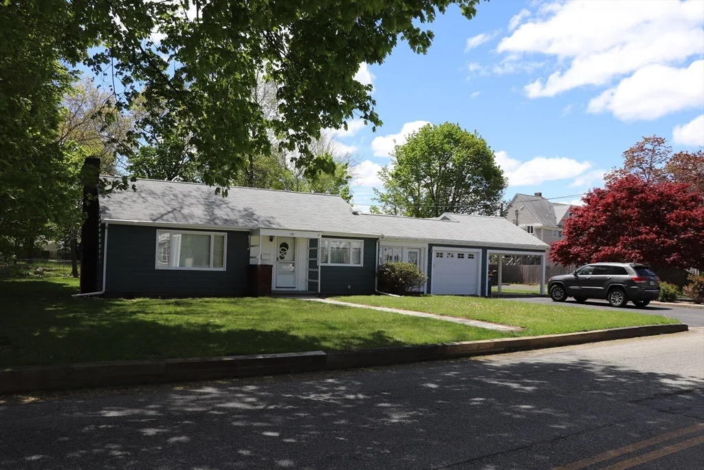 2 bed, 1 bath apartment for rent at 177 Wales St, Abington