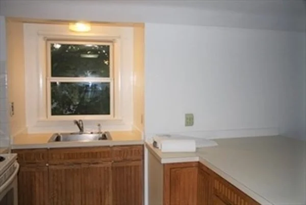 1 bed, 1 bath apartment for rent at 177 Wales St Unit 1, Abington — photo 6 of 9