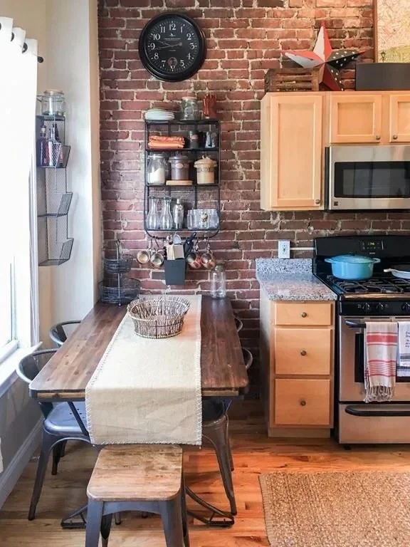 2 bed, 1 bath apartment for rent at 177 West 5th Unit 3, South Boston — photo 8 of 16
