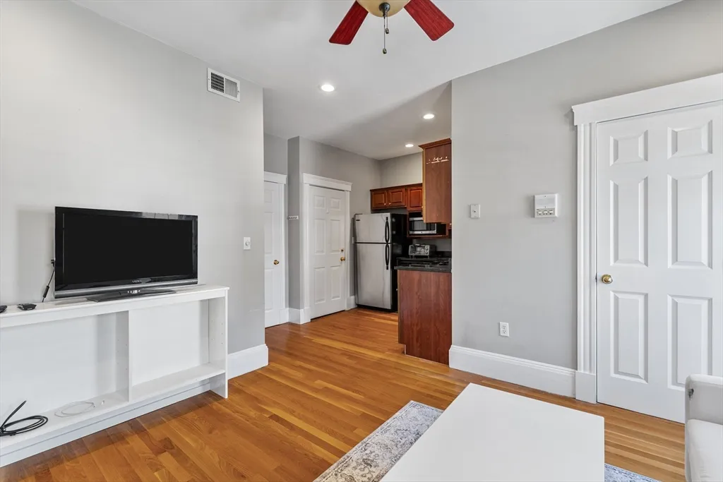 1 bed, 1 bath apartment for rent at 177 West Sixth St Unit 4, South Boston — photo 3 of 8