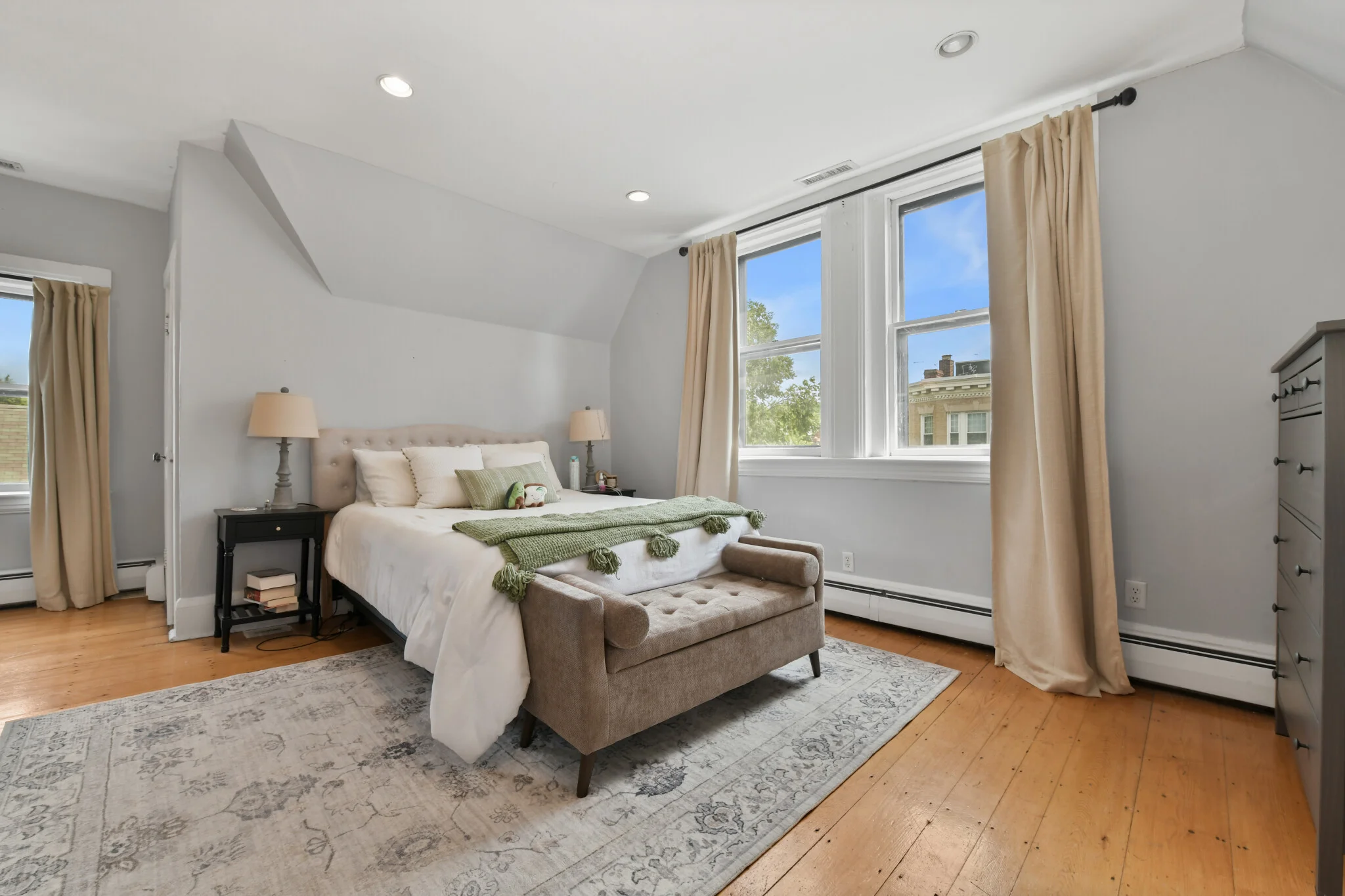 2 bed, 1 bath apartment for rent at 1774 Beacon St Unit 6, Brookline — photo 11 of 21
