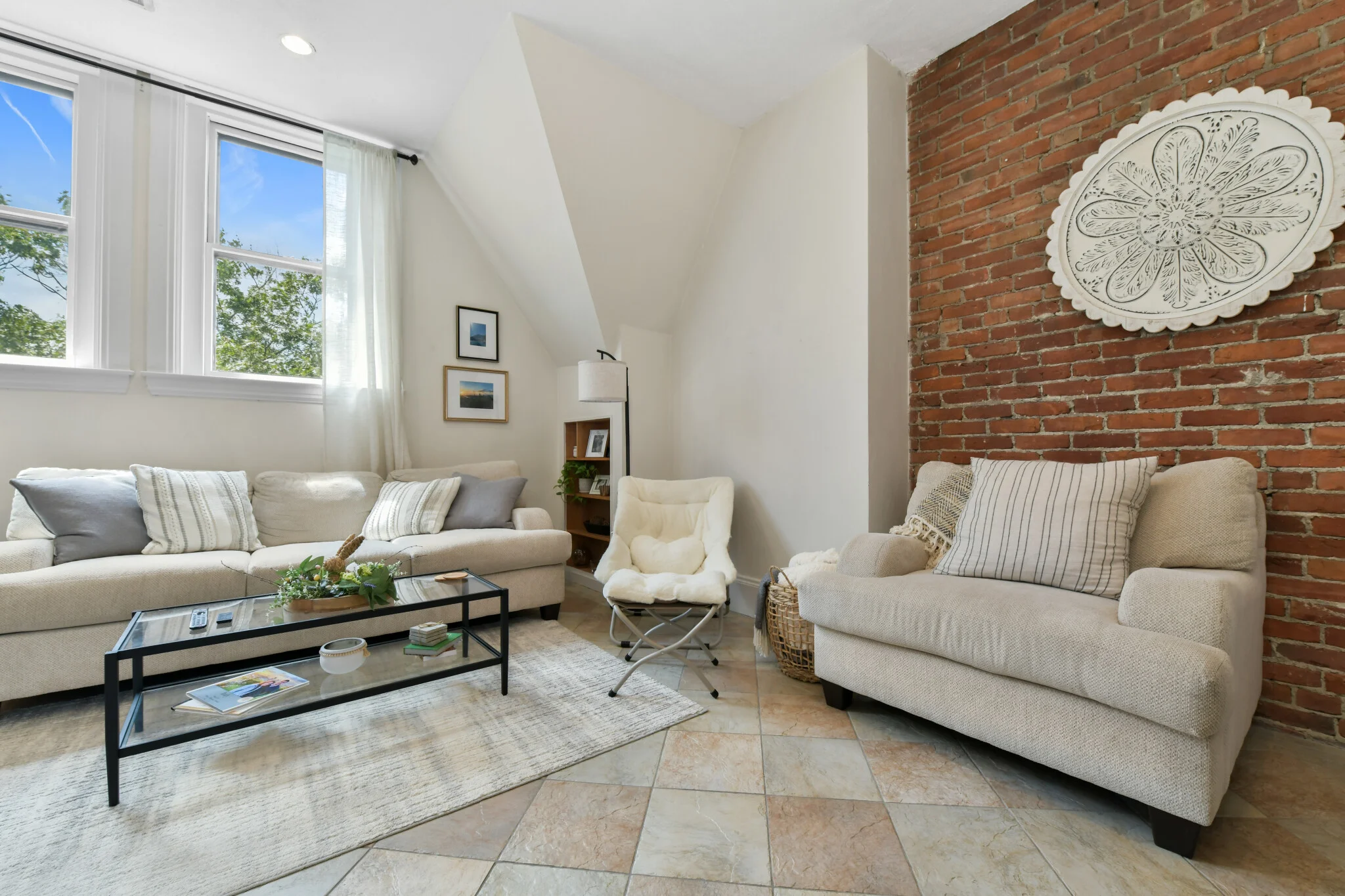 2 bed, 1 bath apartment for rent at 1774 Beacon St Unit 6, Brookline — photo 3 of 21