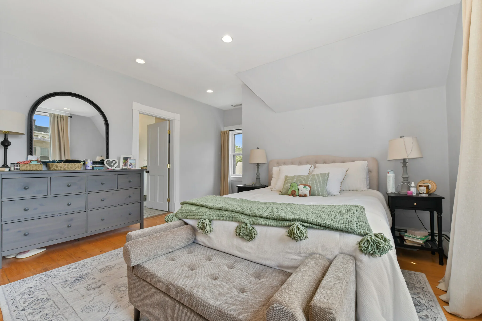 2 bed, 1 bath apartment for rent at 1774 Beacon St Unit 6, Brookline — photo 12 of 21