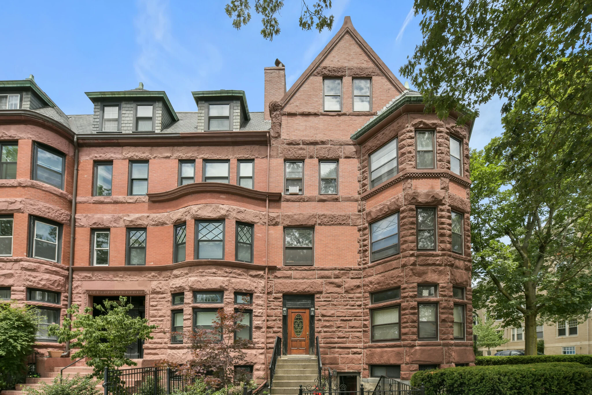 2 bed, 1 bath apartment for rent at 1774 Beacon St Unit 6, Brookline — photo 2 of 21