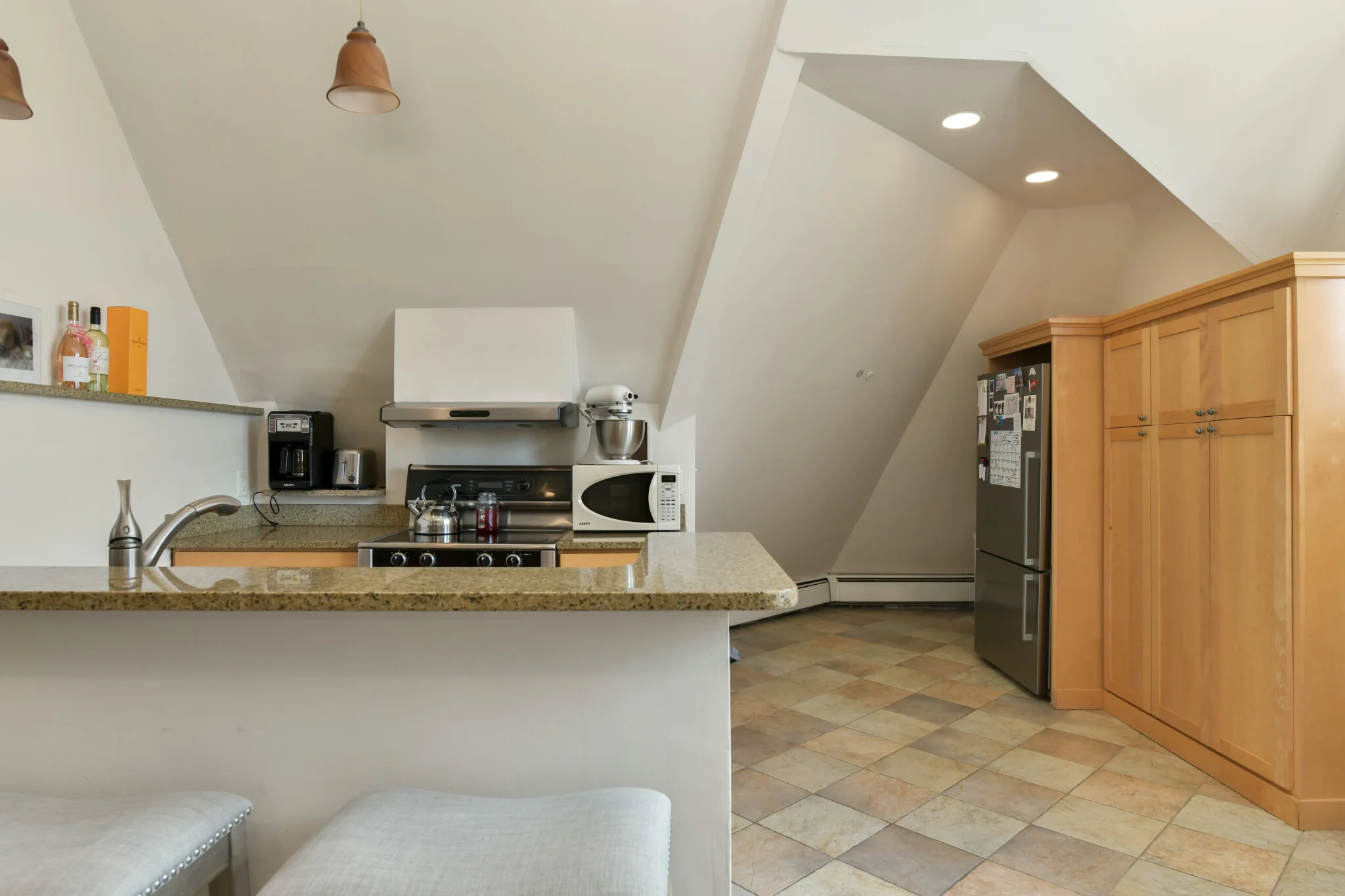 2 bed, 1 bath apartment for rent at 1774 Beacon St Unit 6, Brookline — photo 7 of 21